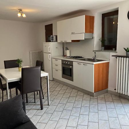 Un Passo Dal Castello Apartment Barolo Bagian luar foto