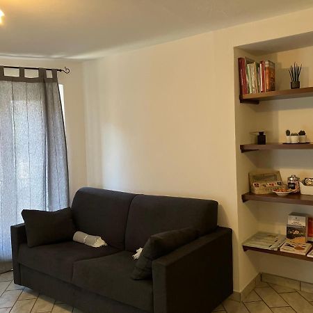 Un Passo Dal Castello Apartment Barolo Bagian luar foto