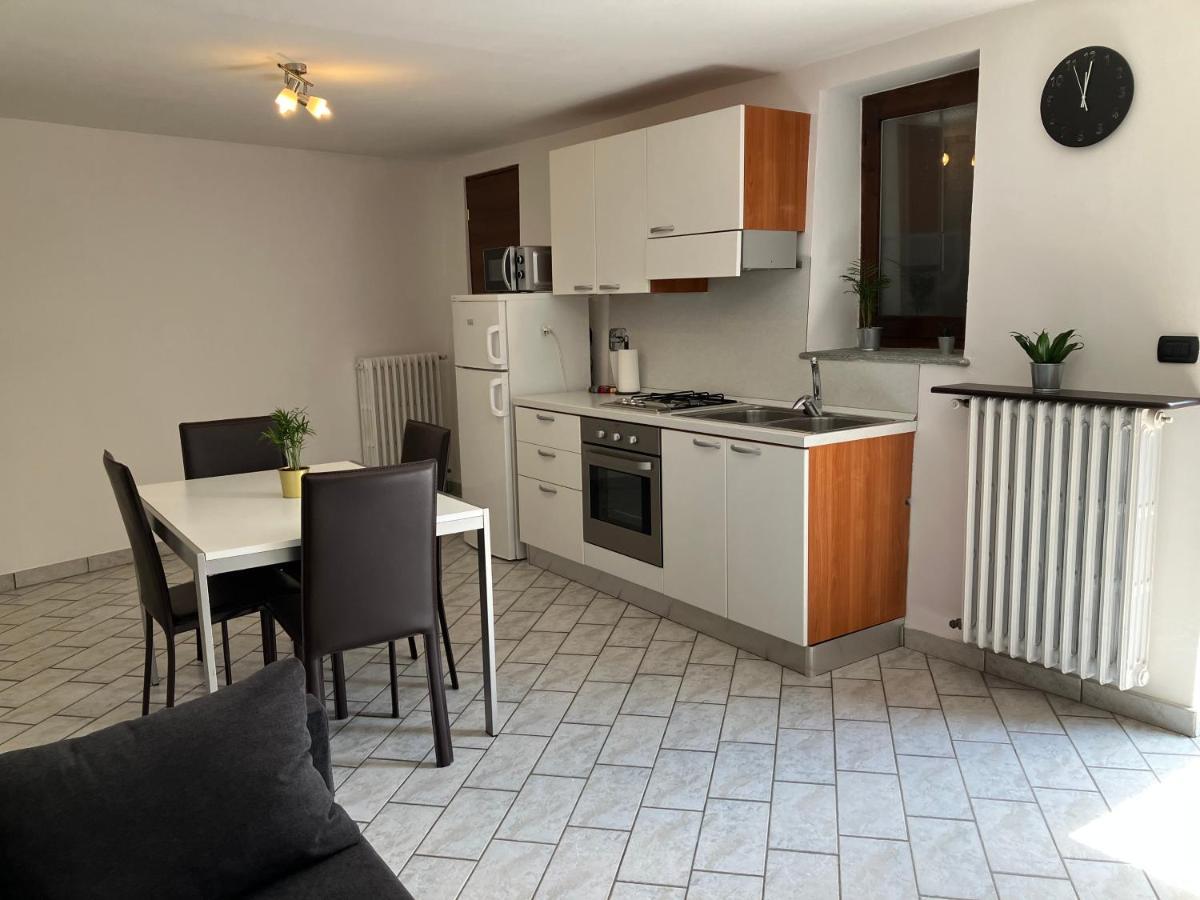 Un Passo Dal Castello Apartment Barolo Bagian luar foto